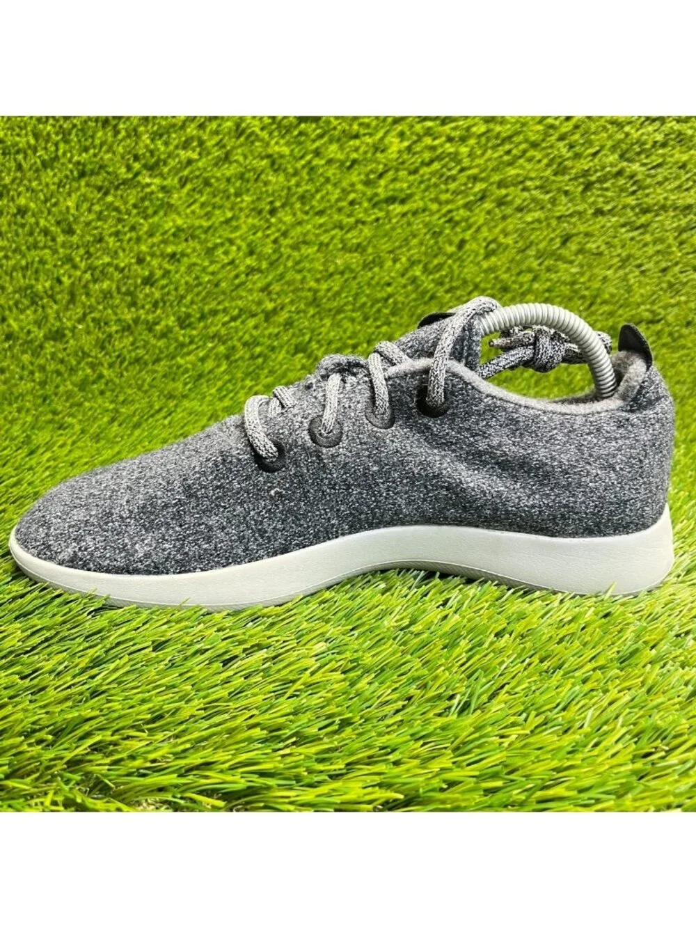 Allbirds Wool Runners Mens Size 9 Gray White Athletic Walking Shoes Sneakers